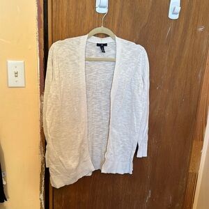 A beige gap cardigan